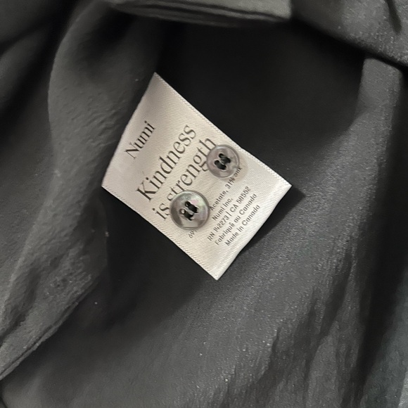 Numi Simone Button-Up Blouse - Picture 5 of 5